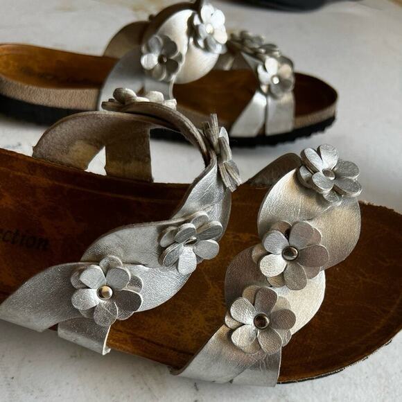 RK Collection Sandals, silver, flowers, slide in, women's size 10 - Picture 3 of 5